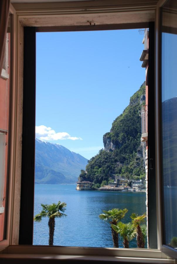 Queen Of The Lake Apartment Riva del Garda Bagian luar foto